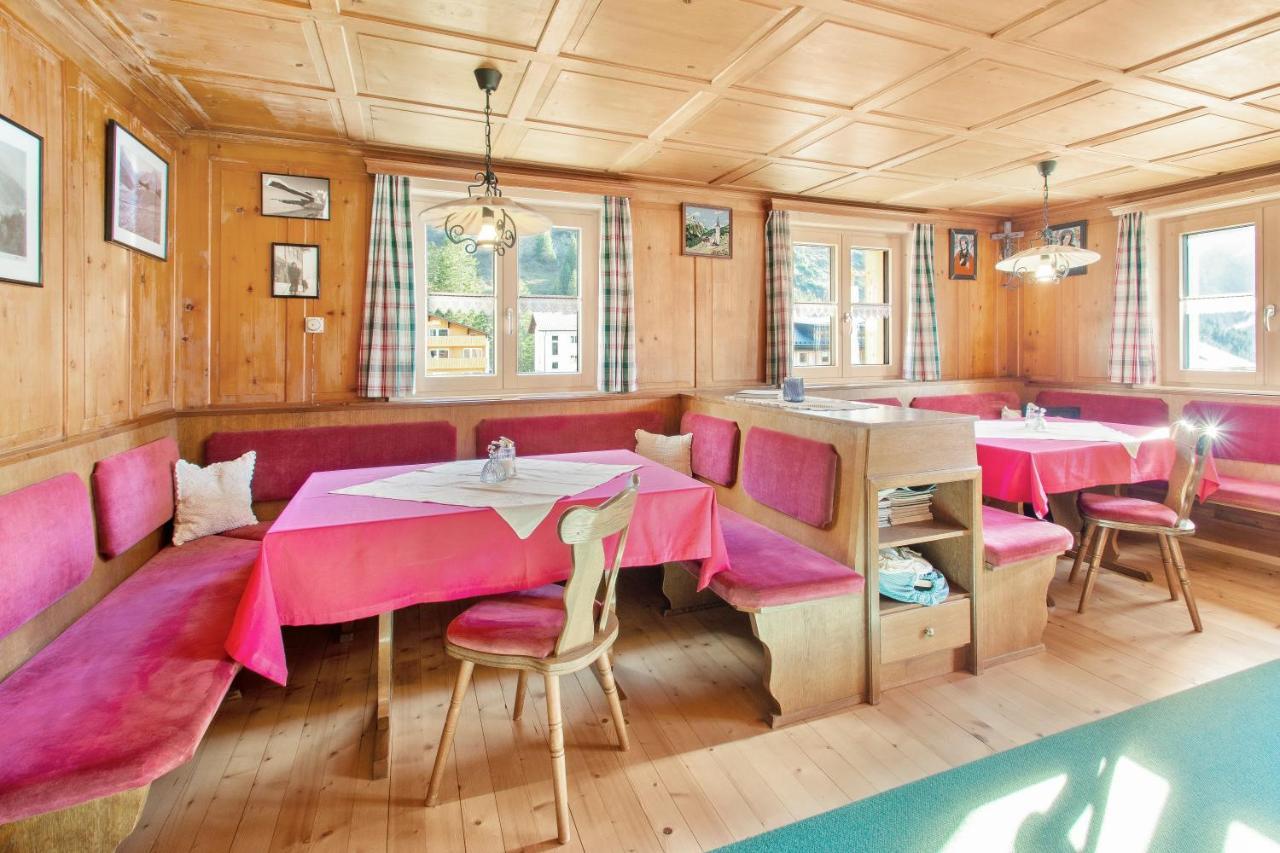 Haus Berghof Bed & Breakfast Schröcken Eksteriør bilde