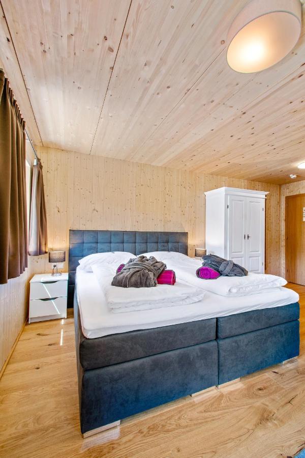 Haus Berghof Bed & Breakfast Schröcken Eksteriør bilde