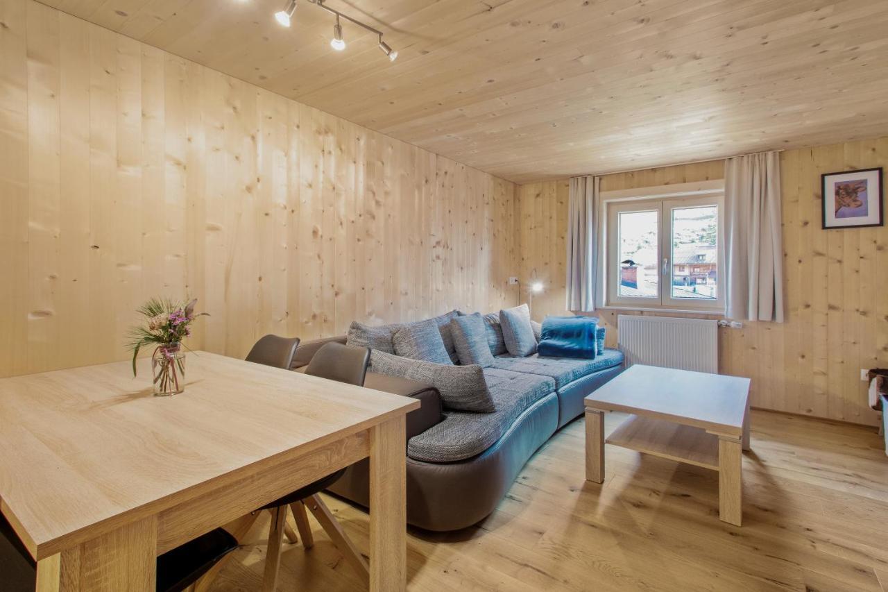Haus Berghof Bed & Breakfast Schröcken Eksteriør bilde