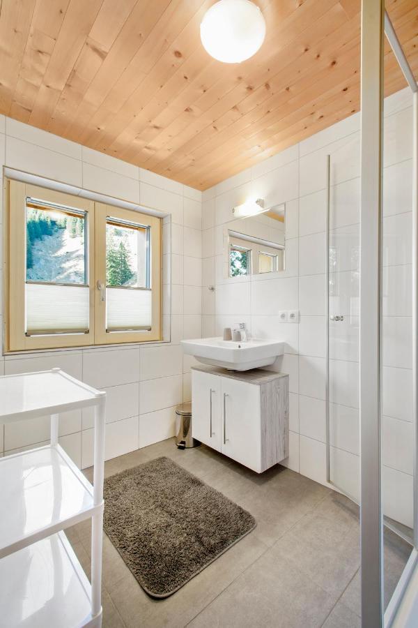 Haus Berghof Bed & Breakfast Schröcken Eksteriør bilde
